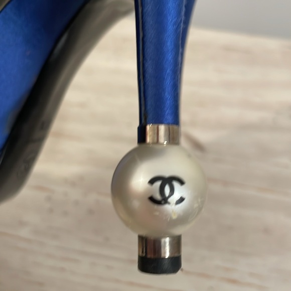 CHANEL Silk Pearl Detail Heels - Picture 8 of 16